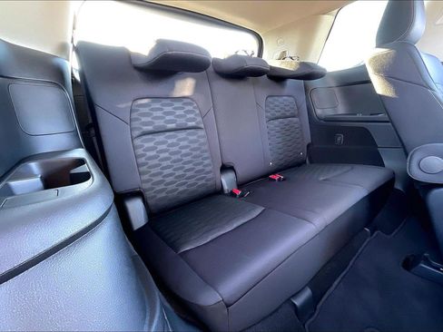 Used 2025 Nissan Pathfinder SV w/ SV Premium Package image 28