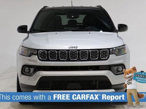 Used 2025 Jeep Compass Limited AWD/4WD image 2