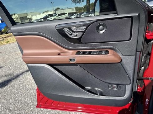 New 2026 Lincoln Aviator Reserve image 19