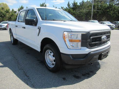 Used 2022 Ford F150 XL w/ Trailer Tow Package image 3
