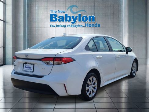 Used 2023 Toyota Corolla LE FWD image 3