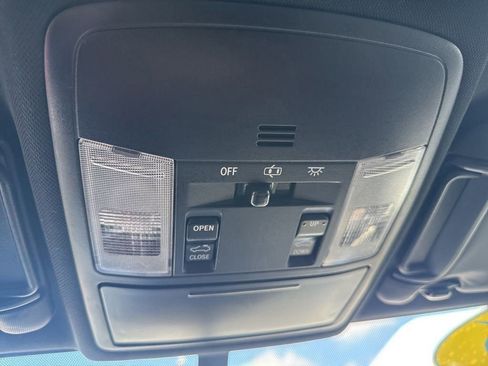 Used 2016 Toyota RAV4 SE image 40