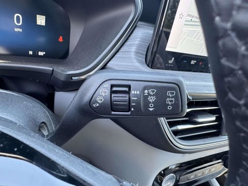 New 2023 Ford Escape SE w/ PHEV Premium Package FWD image 26