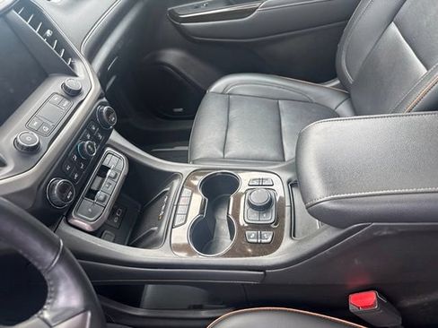Used 2022 GMC Acadia AT4 w/ Technology Package AWD/4WD image 25