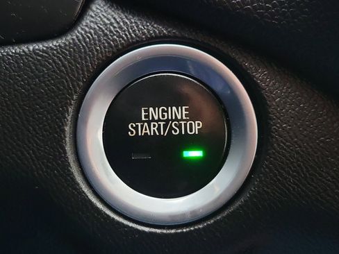 Used 2020 Chevrolet Equinox LT FWD image 26