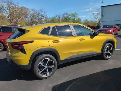 Used 2024 Chevrolet Trax RS w/ Driver Confidence Package image 3