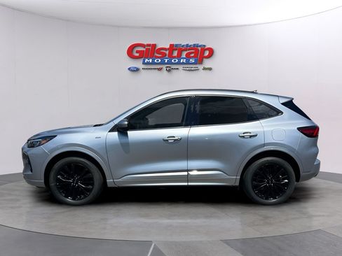 Used 2023 Ford Escape ST-Line Elite AWD/4WD image 3