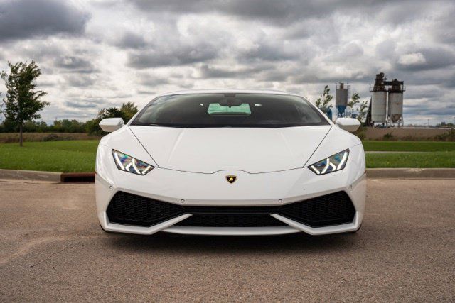 Used 2015 Lamborghini Huracan LP 610-4 AWD/4WD image 2