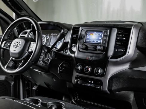 Used 2023 RAM 3500 Big Horn AWD/4WD image 21
