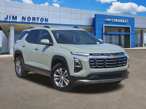 Used 2025 Chevrolet Equinox LT w/ Convenience Package II AWD/4WD image 1