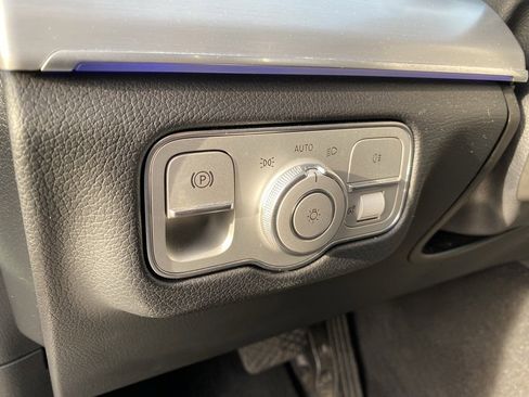 Used 2024 Mercedes-Benz GLE 450e 4MATIC image 17