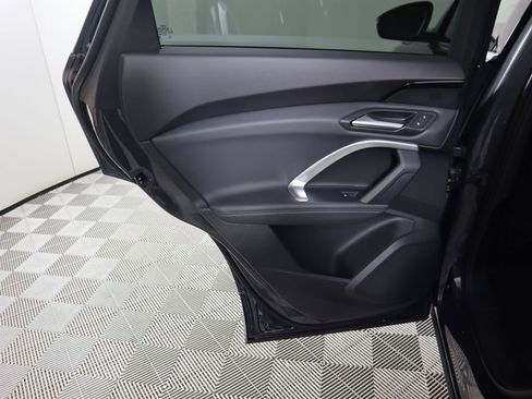 Used 2025 Audi Q5 Premium w/ Convenience Package image 27