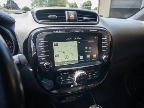 Used 2015 Kia Soul ! w/ Sun & Sound Package FWD image 21