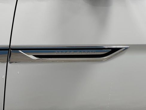 Used 2024 Volkswagen Atlas Cross Sport SE w/ Panoramic Sunroof Package AWD/4WD image 39