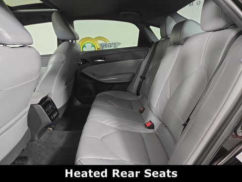 Used 2019 Toyota Avalon Limited image 12