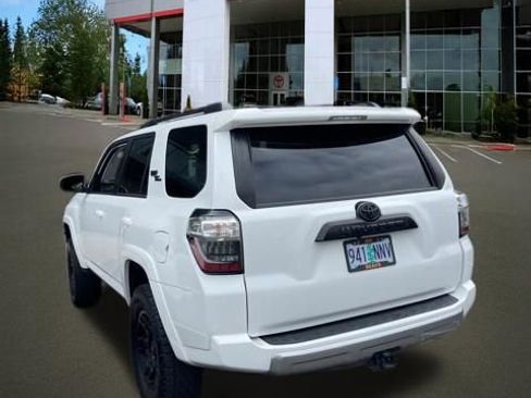 Used 2022 Toyota 4Runner TRD Off-Road Premium AWD/4WD image 19