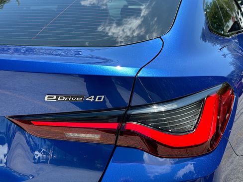 Used 2025 BMW i4 eDrive40 w/ M Sport Package RWD image 32
