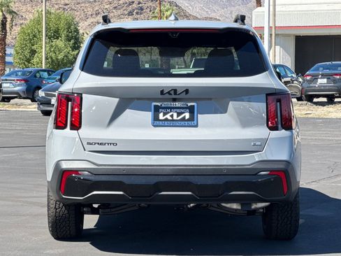 New 2026 Kia Sorento SX Prestige w/ Olive Brown Leather Package image 4