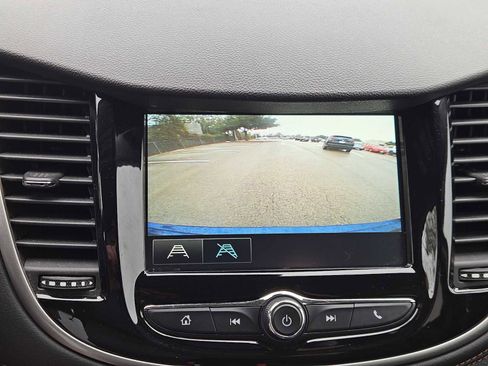 Used 2017 Chevrolet Trax LT w/ Driver Confidence Package image 18