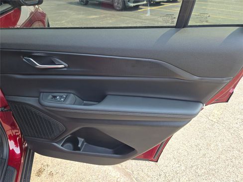 New 2025 Jeep Grand Cherokee L Laredo w/ Luxury Tech Group I image 9