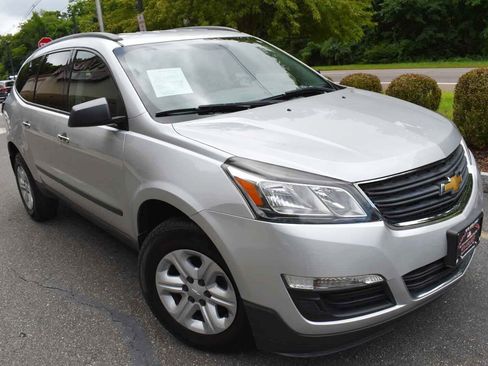 Used 2017 Chevrolet Traverse LS FWD image 56