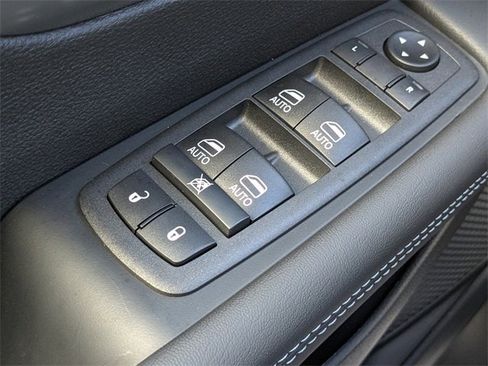 New 2026 Chrysler Pacifica Select image 24