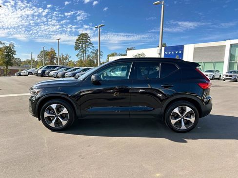 Certified 2024 Volvo XC40 B5 Plus image 2