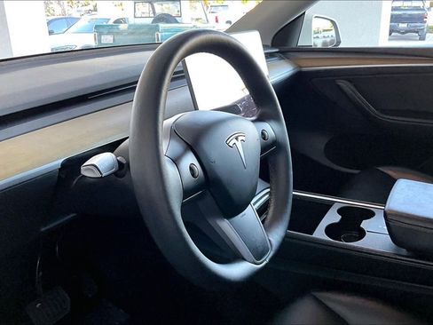 Used 2023 Tesla Model Y Long Range image 17