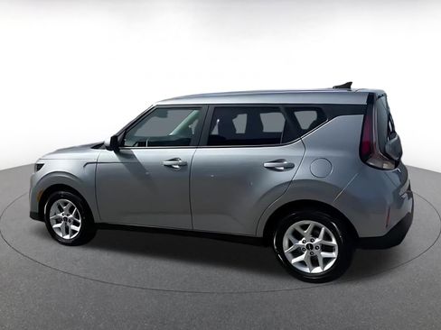 Used 2025 Kia Soul LX w/ LX Technology Package image 8