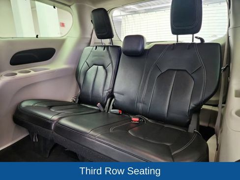 Used 2022 Chrysler Pacifica Touring-L FWD image 26