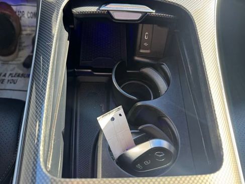 Used 2024 Mercedes-Benz GLC 300 4MATIC image 34