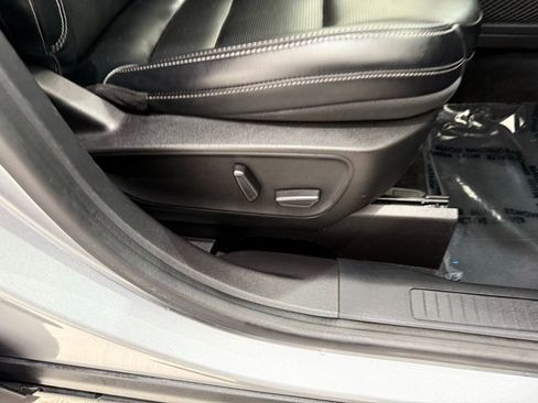 Used 2023 Ford Escape Platinum image 19