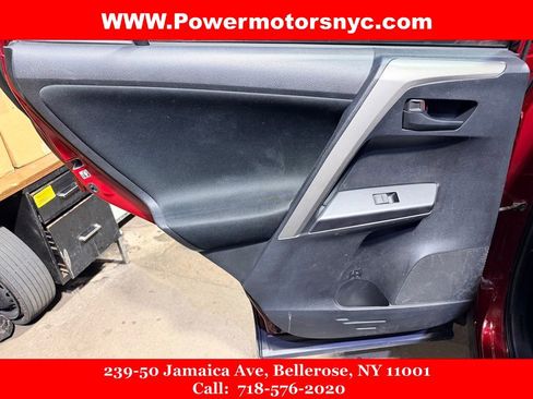 Used 2018 Toyota RAV4 LE image 40