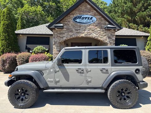 Used 2019 Jeep Wrangler Unlimited Sport S AWD/4WD image 2
