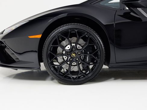 Used 2021 Lamborghini Huracan EVO RWD image 12