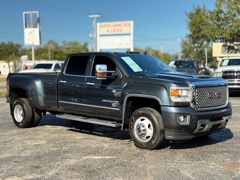 Used 2017 GMC Sierra 3500 Denali w/ Duramax Plus Package image 16