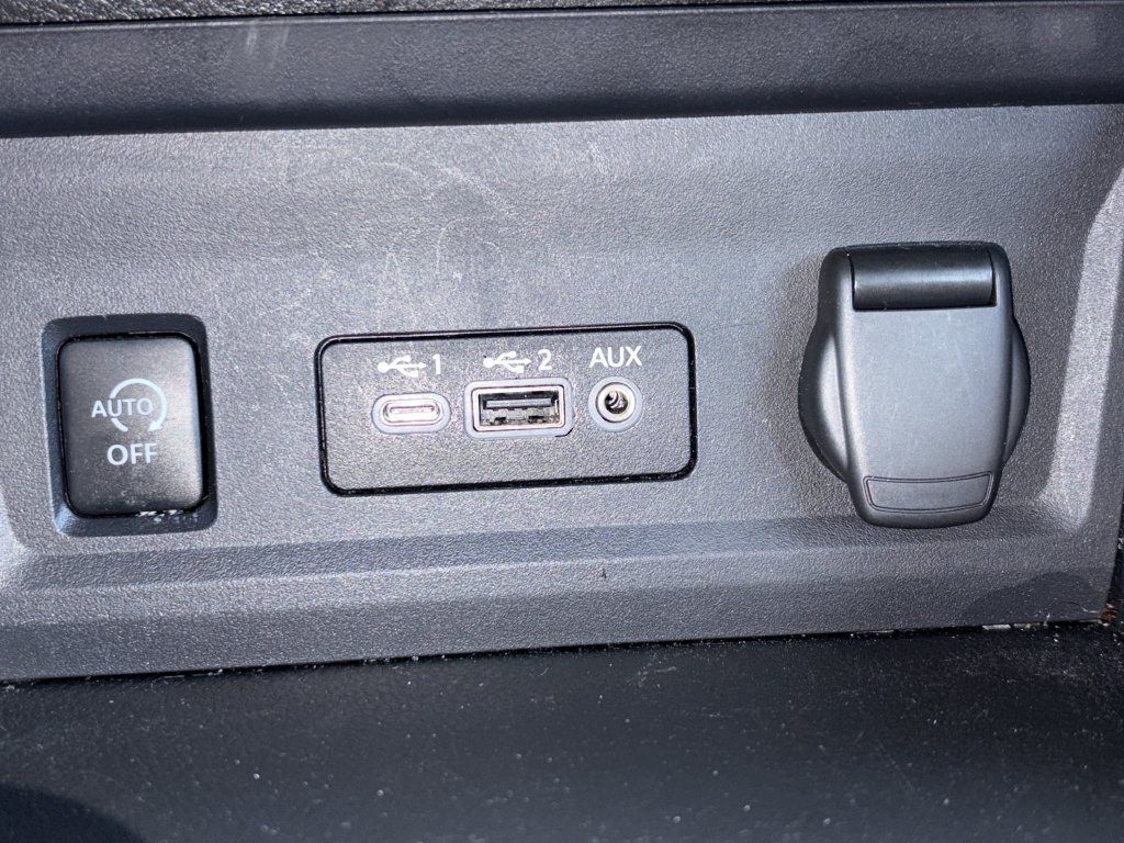 Used 2024 Nissan Sentra SV FWD image 6