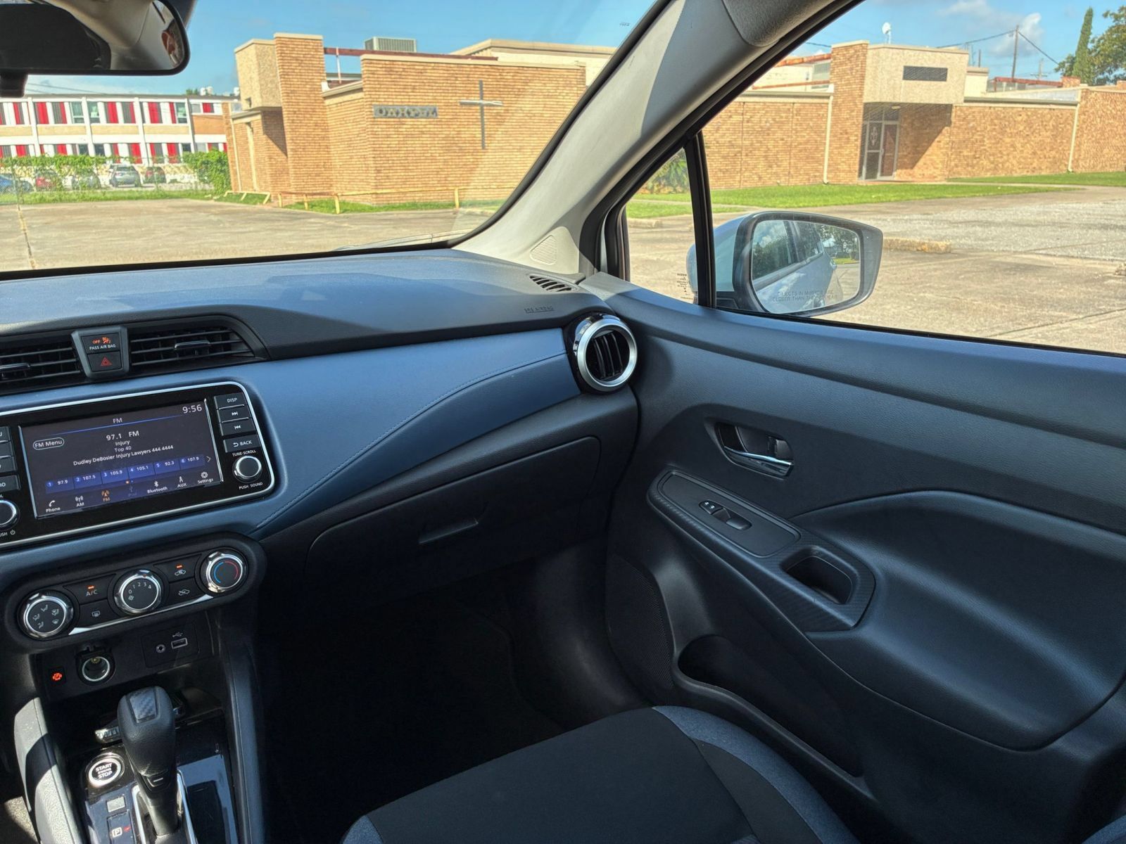 Used 2025 Nissan Versa SV FWD image 32