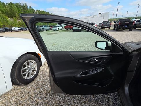 Used 2025 Chevrolet Malibu LT FWD image 7