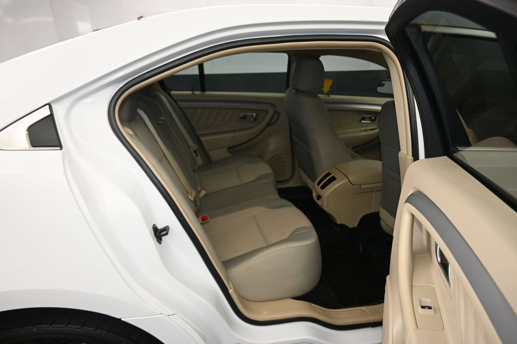 Used 2018 Ford Taurus SEL FWD image 34