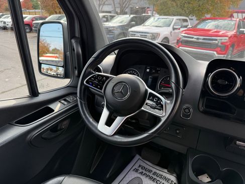 Used 2022 Mercedes-Benz Sprinter 4500 w/ Parking Package image 52