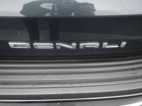 Used 2021 GMC Yukon Denali w/ Advanced Technology Package image 26