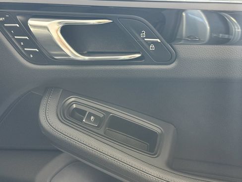 Certified 2026 Porsche Macan AWD/4WD image 20