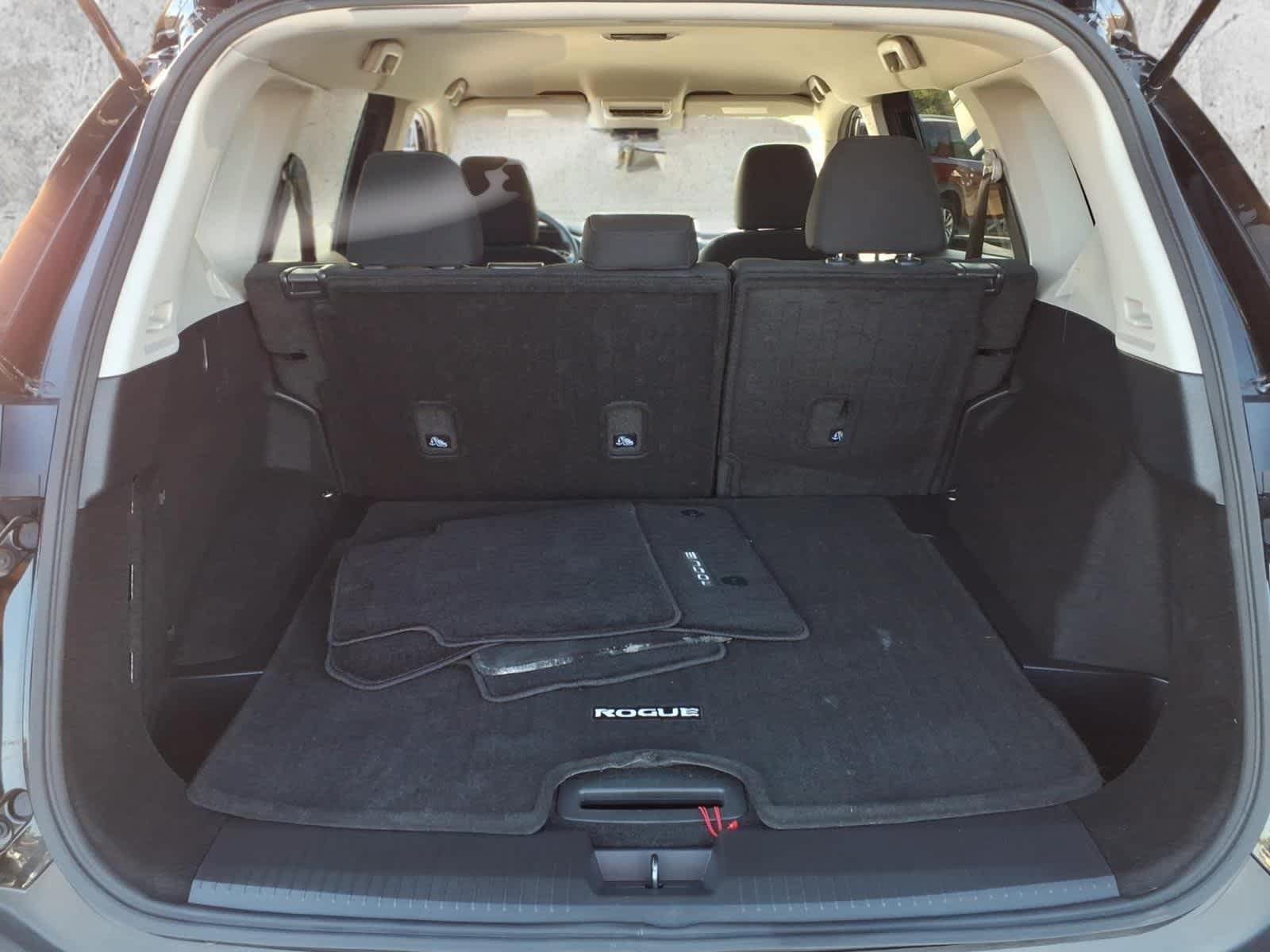 Used 2023 Nissan Rogue S AWD/4WD image 11