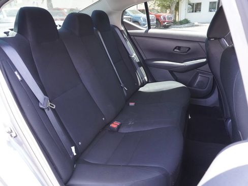 Used 2024 Nissan Sentra S FWD image 9