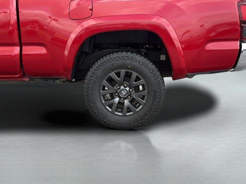 Used 2021 Toyota Tacoma SR5 AWD/4WD image 31