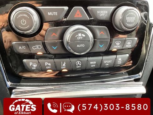 Used 2020 Jeep Grand Cherokee Limited w/ Luxury Group II image 23