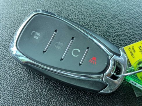 Used 2019 Chevrolet Equinox LT w/ Sun & Navigation Package FWD image 25