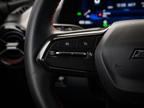 Used 2025 Chevrolet Equinox EV RS image 28