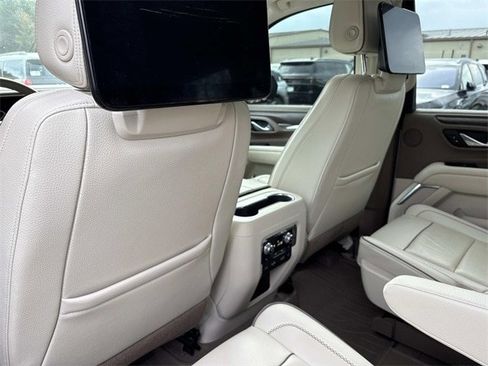 Used 2021 GMC Yukon Denali w/ Denali Premium Package image 17